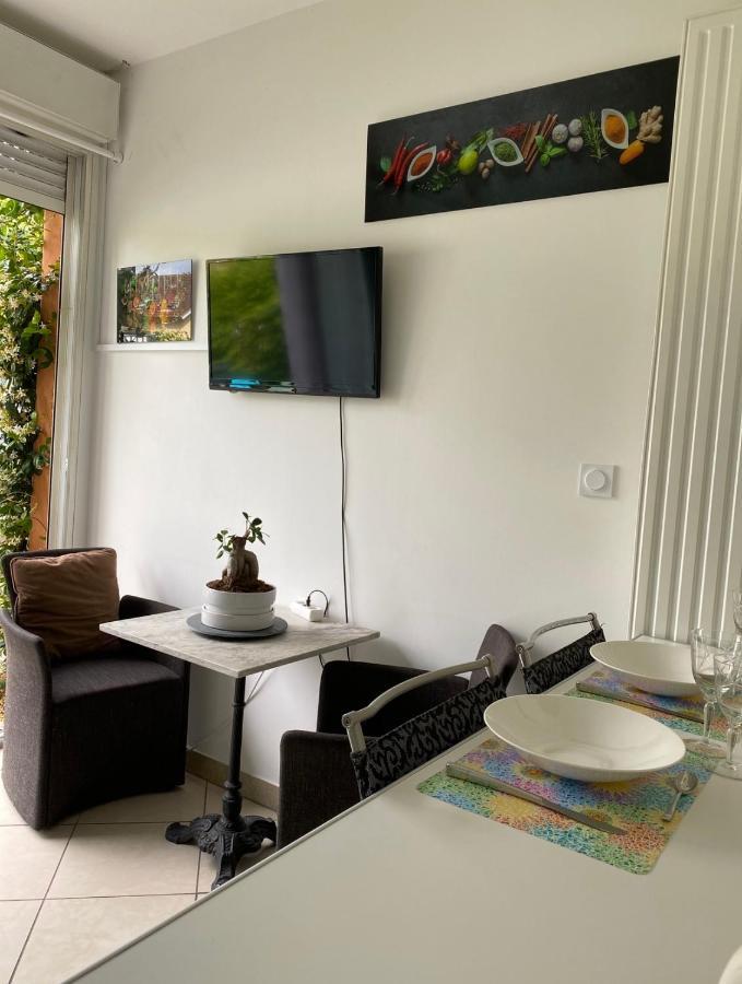 Trendy Studios Tassin Buitenkant foto